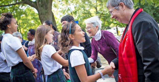 Members of the Central Team from Rome visited with students at Stone Ridge School of the Sacred Heart in Bethesda, Maryland, accompanied by Provincial Team member, Diane Roche, RSCJ, and the Head of the Conference of Sacred Heart Education, Suzanne Cook, RSCJ.