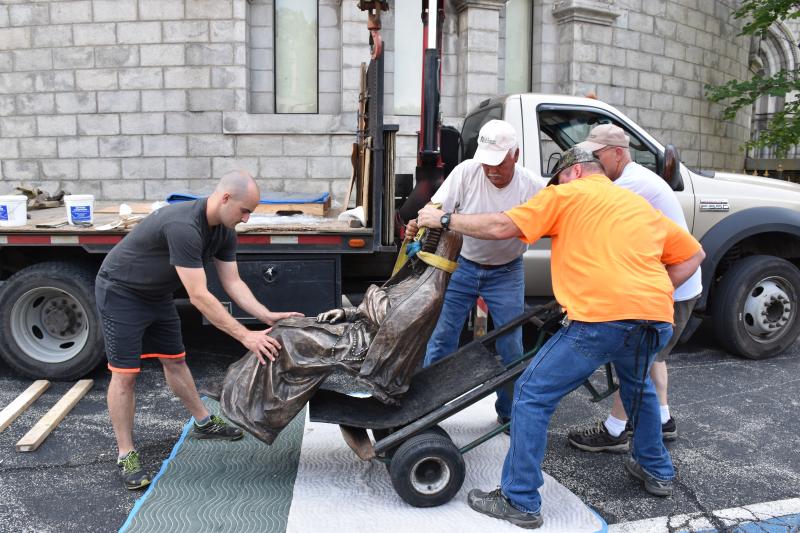 Installation of the new Philippine sculpture